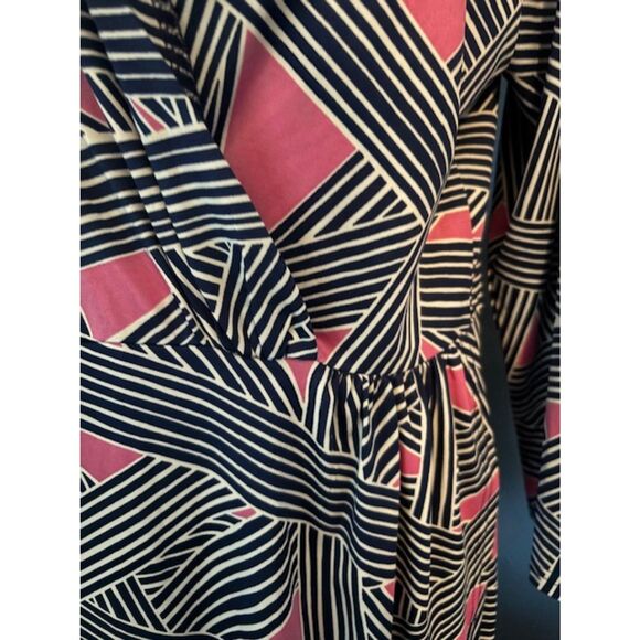 La Mer Luxe 3/4 Sleeve Aubrey Dress in Windsor Blush Navy and Pink Sz M NWT *** - Picture 5 of 7